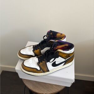 Jordan Men's Athletic Shoes White Black Gold Accent